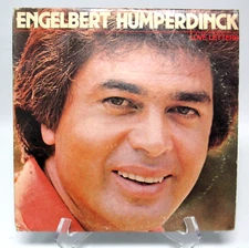 Engelbert Humperdinck THIS MOMENT IN TIME JE-35791 Epic Vintage Vinyl Record