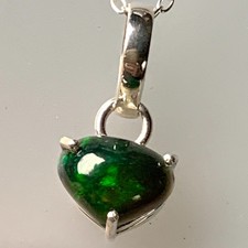 BLACK FIRE OPAL HEART SHAPE 7.5CT, 925 STERLING SILVER BEZEL AND CHAIN NATURAL