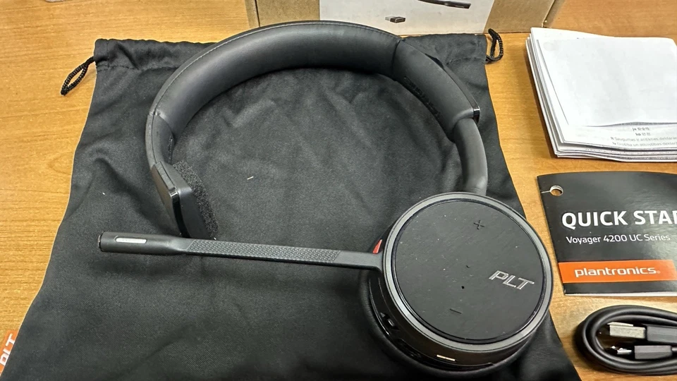 Plantronics Voyager 4210 USB-A Wireless Headset 211317-101 - Image 3 of 4