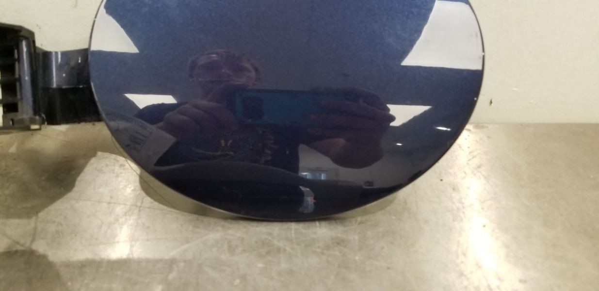 09 MASERATI GRANTURISMO FUEL FILLER DOOR GAS LID BLUE