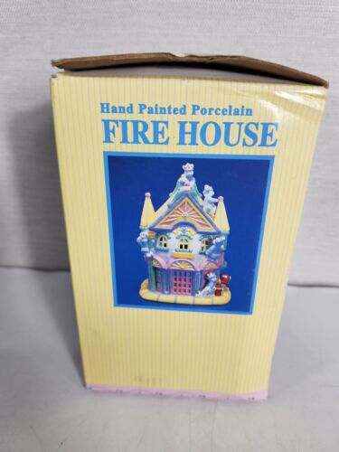 Venture Vintage Osterdorf Feuerwehrhaus Hase Feuerwehrmann Schlepptau Porzellan beleuchtet Neu - Bild 15 von 18