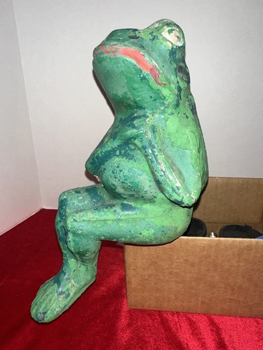 Estatuas de rana sentada de jardín de pintura antigua chippy usadas de colección de hormigón