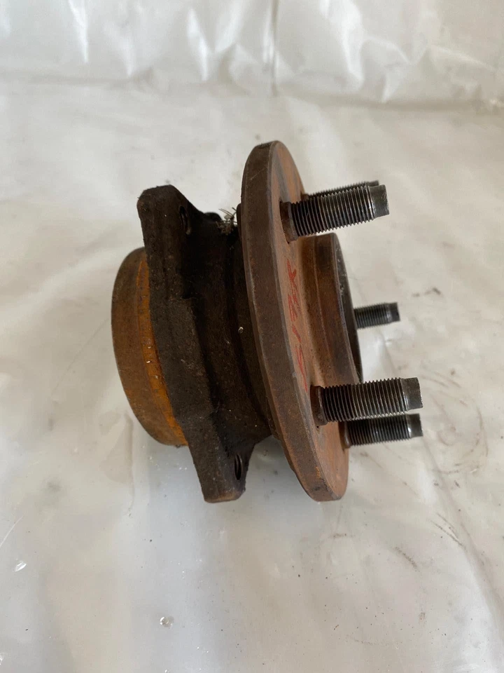 Conjunto de cojinete y buje de rueda delantera Jeep Liberty 2002-2005 lado derecho del pasajero Foto 3 de 4