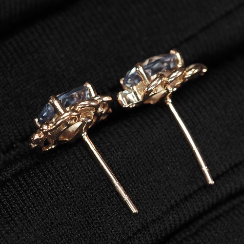 Glittering Color Change Spinel 2.85Ct 925 Sterling Silver Handmade Stud Earrings - Picture 4 of 6