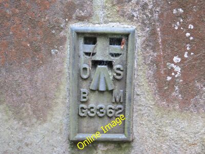 Photo 12x8 Ordnance Survey Flush Bracket G3362 Broughton/SD9451 This can  c2014