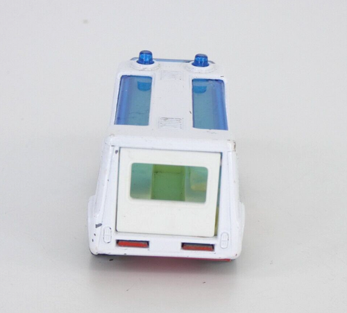 Matchbox Stretcha Fetcha Ambulance No46 Superfast Car Toy Vintage 1971 Model - Picture 6 of 12