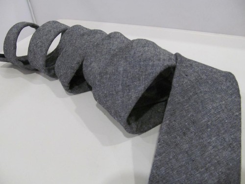 Vtg ORIGINAL PENGUIN by MUNSINGWEAR Mens Thin 2" Gray Cotton NECKTIE 58.5" - Picture 3 of 5