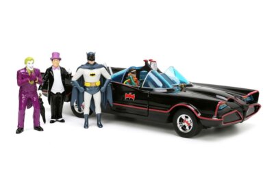 1966 BATMOBILE CLASSIC TV SERIES W/BATMAN 1/24 scale DIECAST CAR