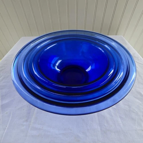 Set of 3 Vintage Pyrex Cobalt Blue Clear Bottom Nesting Mixing Bowls 322 323 325
