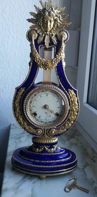 Kaminuhr Tischuhr Lyra Uhr nach Marie Antoinette Repro Victoria & Albert Museum