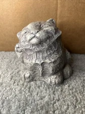 Vintage Telle M Stein Scratching  Kitten 0033 Figurine  Stone Bunny Inc 1997