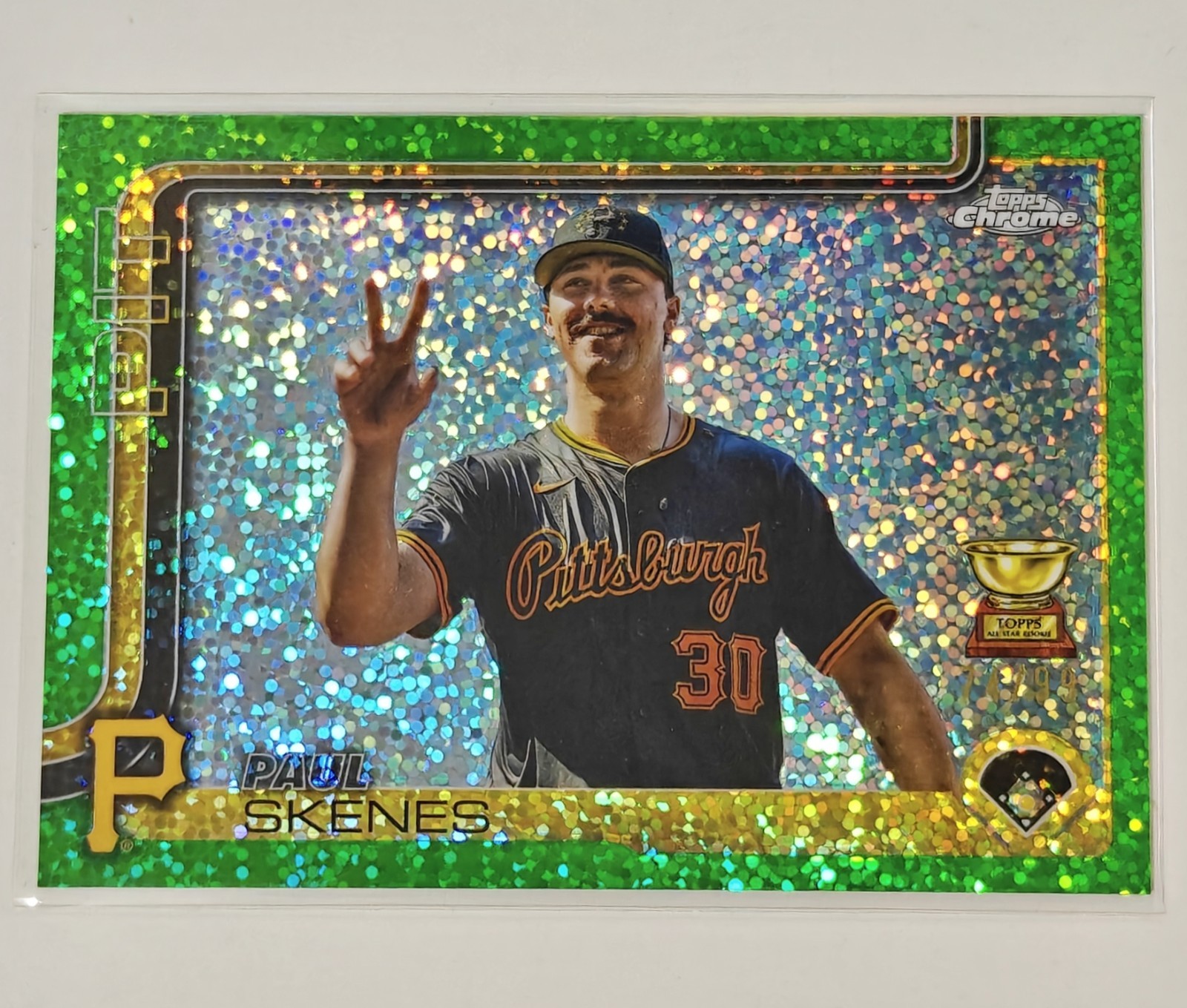 2025 Topps Chrome Paul Skenes Green Speckle Image Variation Refractor /99 #300