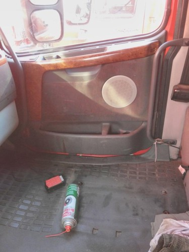 Replaces 2006 VOLVO VNL INTERIOR DOOR PANEL , FL