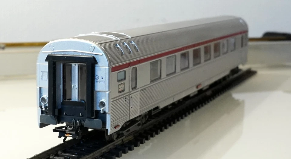 MÄRKLIN AC 41872 ECHELLE HO 1/87 SNCB VOITURE INOX TEE ETOILE DU NORD ECLAIREE - Photo 2/4