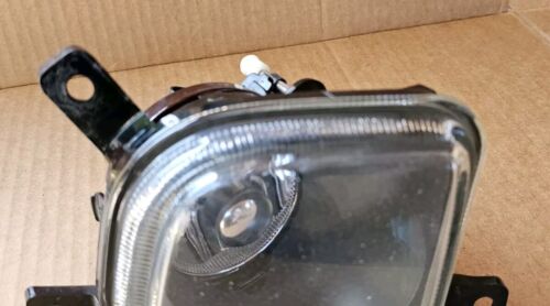 2004 2008 Chrysler Crossfire Srt6 LH Driver Foglight Foglamp Assembly 05 06 07 - Picture 2 of 10