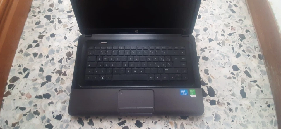 Netbook HP 650 Come Nuovo - Immagine 2 di 4
