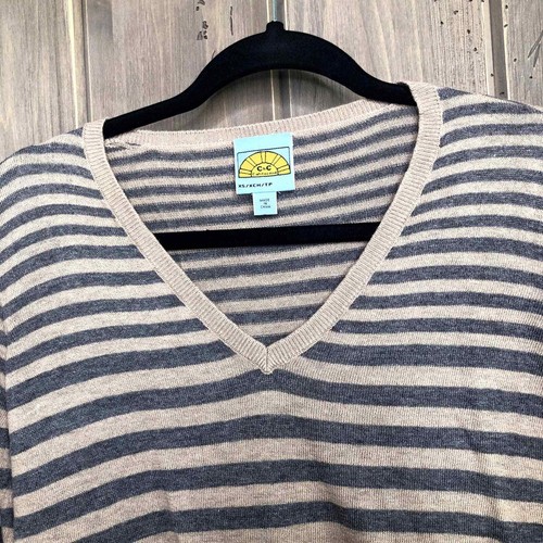 C&C California Tan, gray & pink Striped V-neck sweater, XS - Picture 4 of 9