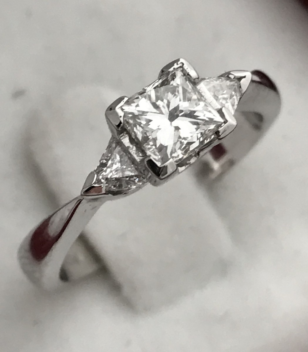 PRINCESS CUT DIAMOND RING, CARAT, VS CLARITY, APR RETAIL