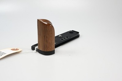 SmallRig L-Shape Mount Plate with Wooden Handle for FUJIFILM GFX100RF (Bla #G902