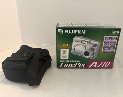 Fujifilm FinePix A210 Compact Camera 3.2MP 3x Zoom Silver w/ Box Case