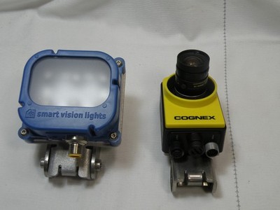 Cognex In-Sight 7000 Series Vision Camera 821-0084-9R & SVL - S75-625-W Light