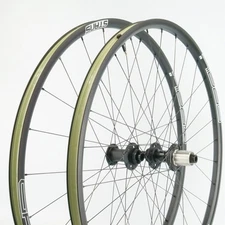 Stan's Grail CB7 Carbon 700c Shimano HG 11s Tubeless Thru Disc Wheelset 1430g