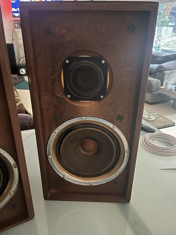 Altavoces de audio vintage KLH modelo Twenty - estante de 3 vías paso alto ajustable Foto 3 de 4