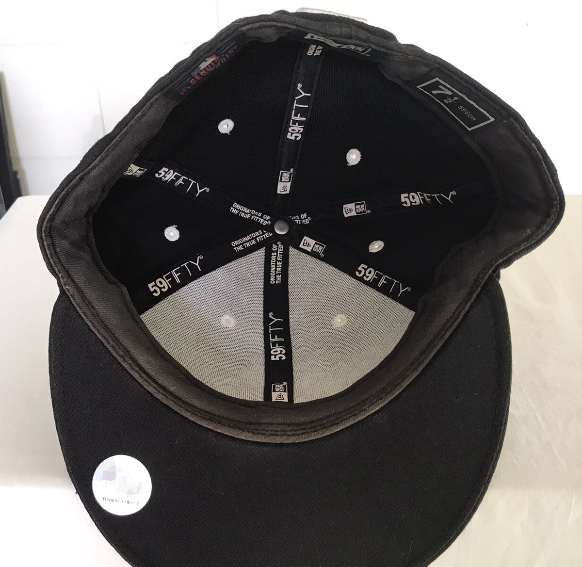 New York Yankees Cap New Era Baseball MLB Black, White 7 1/2 New York Yankees Cap New Era Baseball MLB Black, White 7 1/2