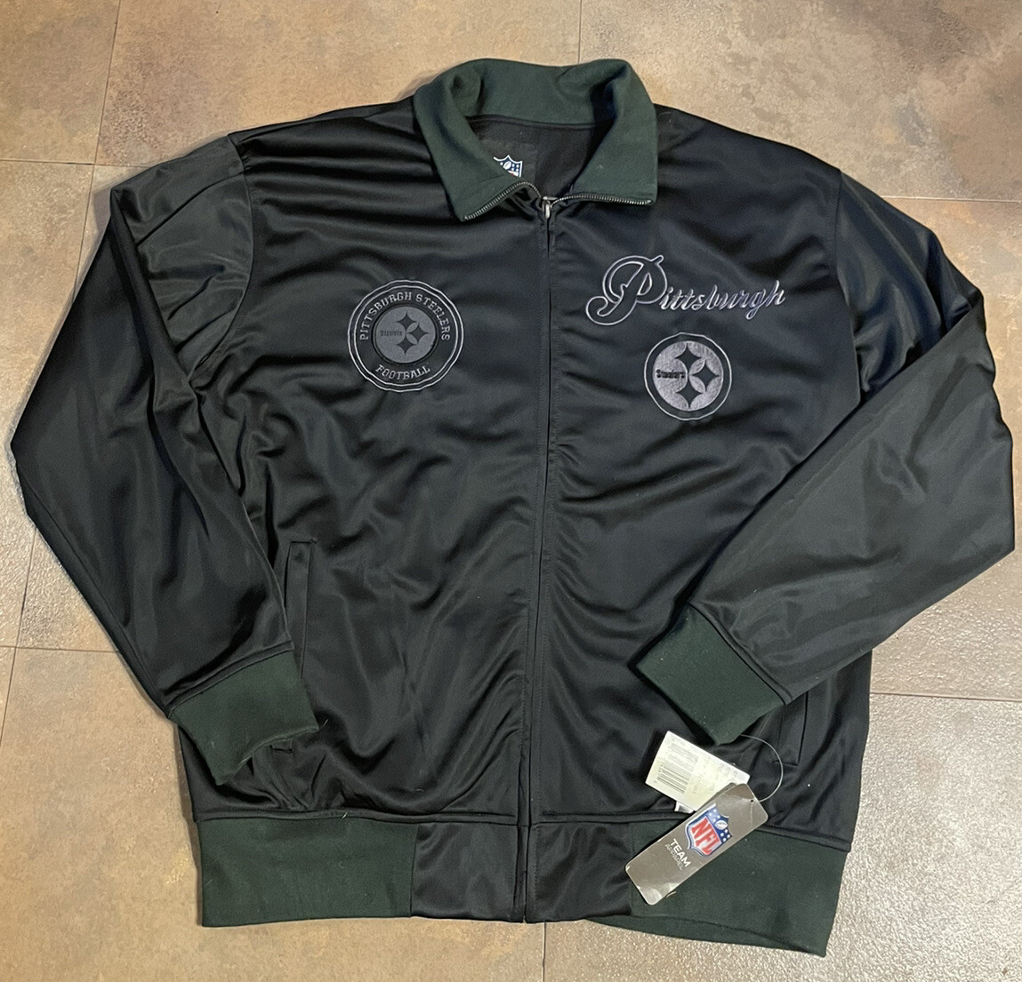 New Pittsburgh Steelers Men's G-III Front Zip Track Jacket Front