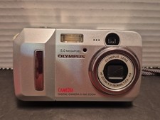 Olympus Camedia 5mp D-595 F/2.8-4.9 AF Zoom 6.3-18.9mm Lens Digital Camera