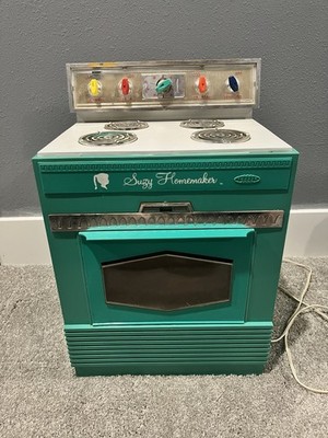Topper Toys Suzy Homemaker Oven Vintage Suzy Homemaker Oven, 1960s