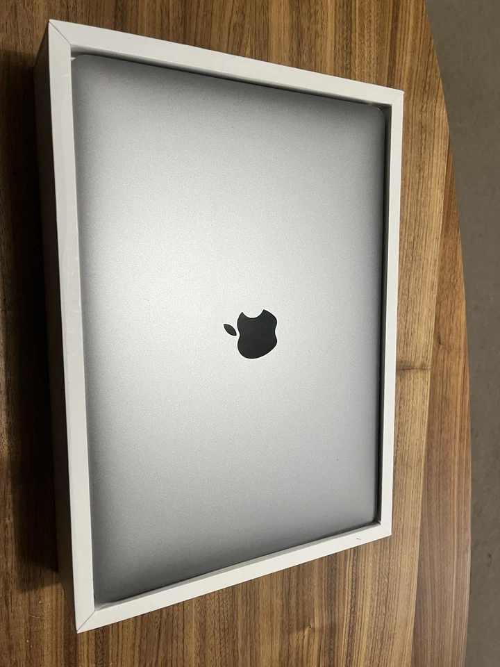 Apple MacBook Pro 13" M1 · 16GB · 1TB, photo 3 of 5