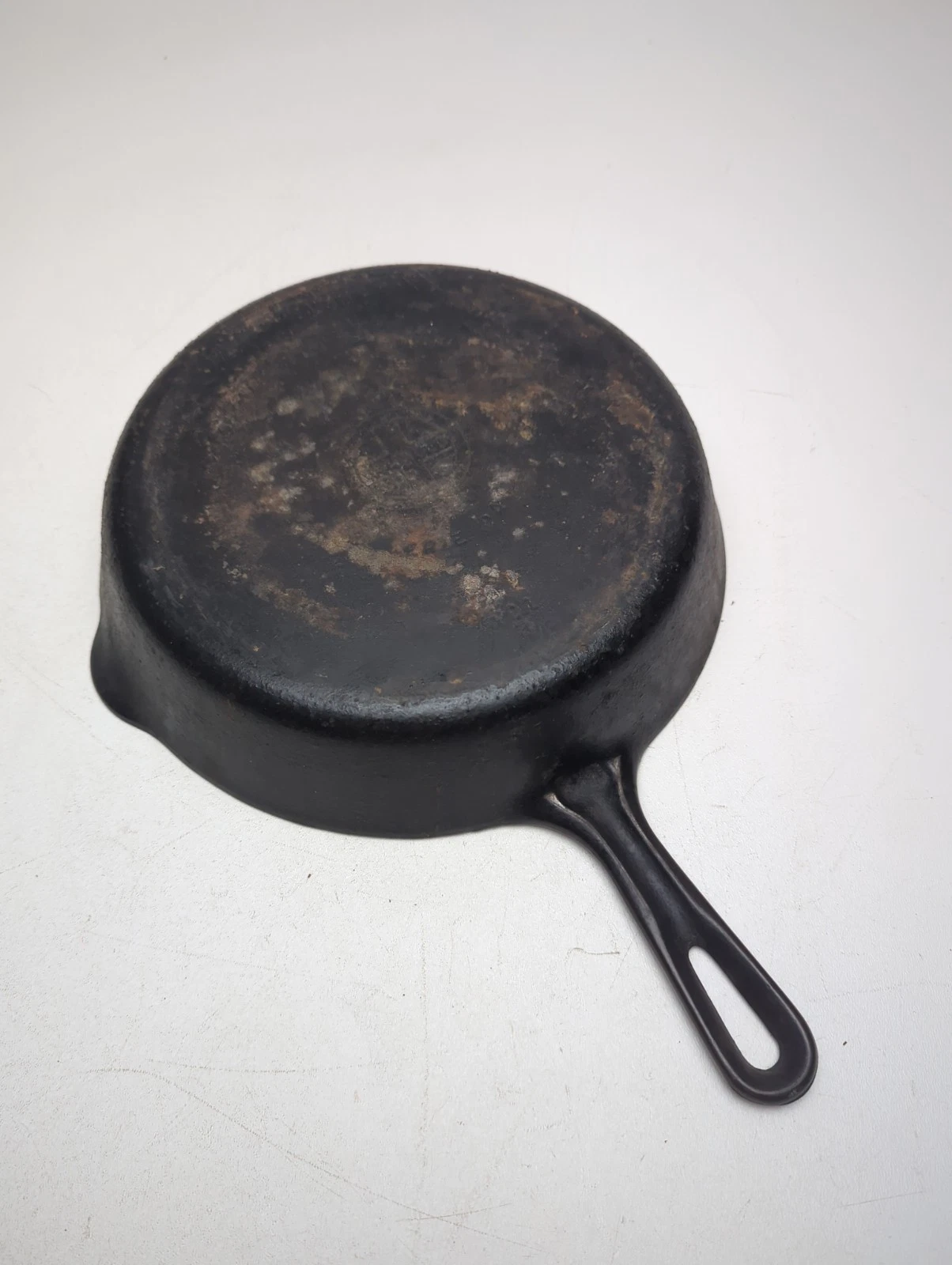 griswold cast iron skillet 701 H 8"
