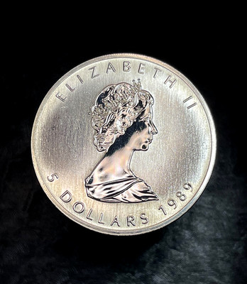 カナダ 1989年 エリザベス2世 5ドル SILVER 1989 Canada Elizabeth II 5 Dollars 9999 Silver Maple Leaf 1 oz