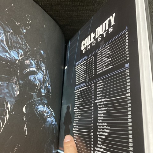 Call of Duty: Ghosts Limited Edition Strategy Guide - Picture 3 of 3