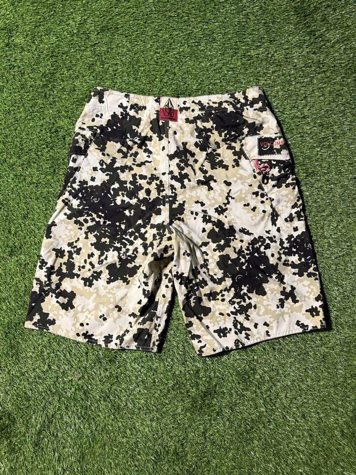 Volcom Stone Scout Vintage Military Tactical Camo Board/Swim Shorts Sz 33 - Image 4 of 4