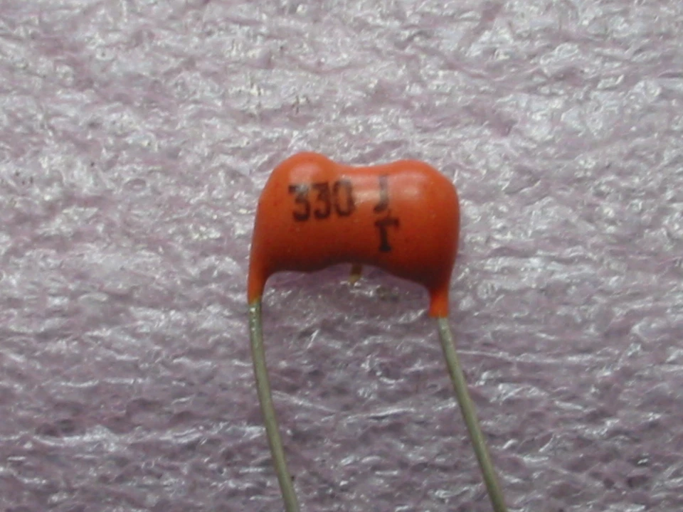 MARKENLOS 3 x Silver Mica Kondensatoren 330pF 250V