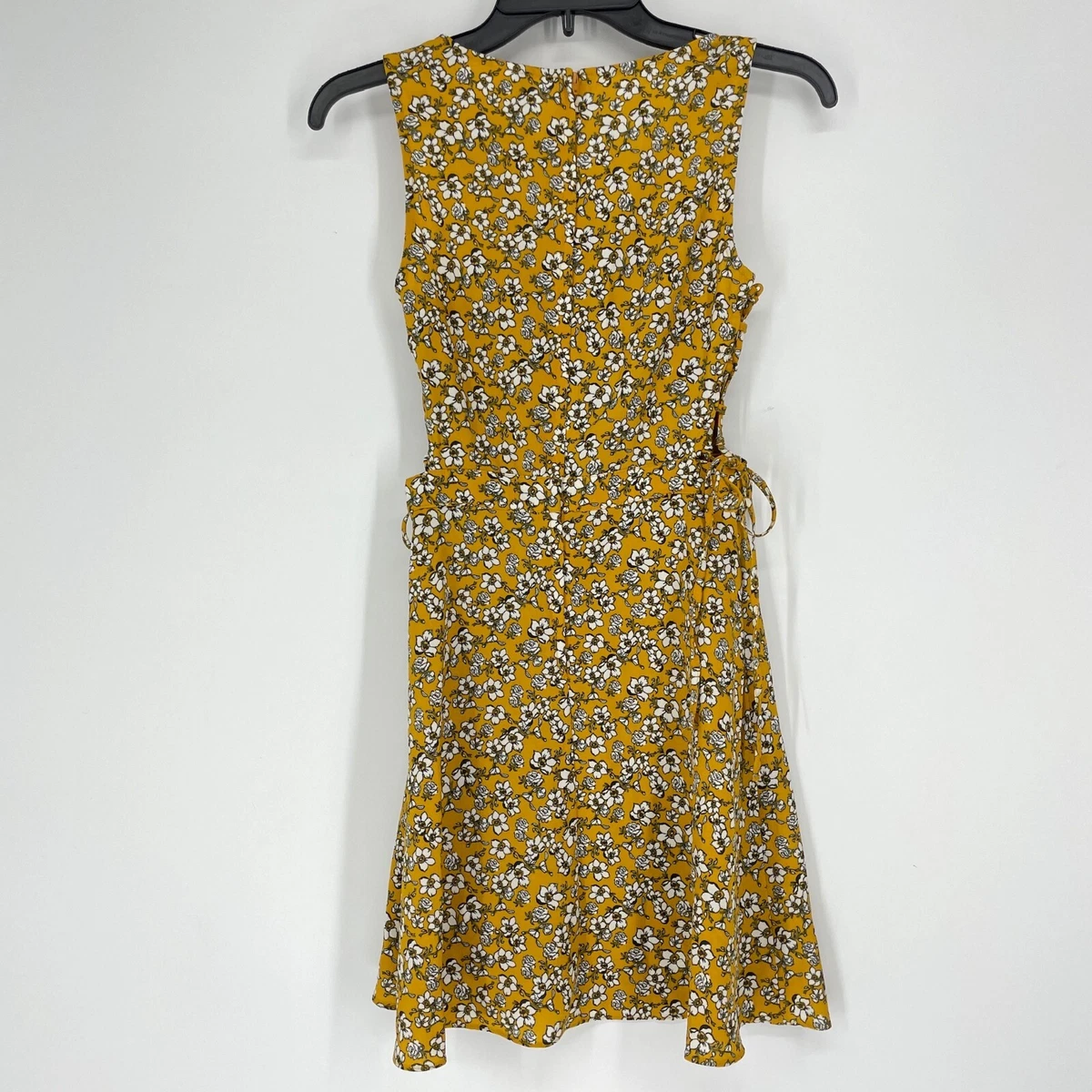 Divided by H M Dress Women s Sz 2 Floral Round Neck Cut