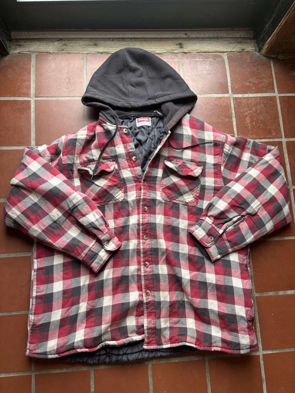 Wrangler Mens XL Red Black Plaid Quilted Lined Flannel Shirt Jacket with Hood-image
