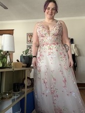 NWT Floral Wedding Gown Plus Size