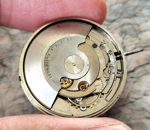 ANCIENNE MONTRE YRDA ACIER AUTOMATIQUE ETA 2472 vintage RARE SWISS