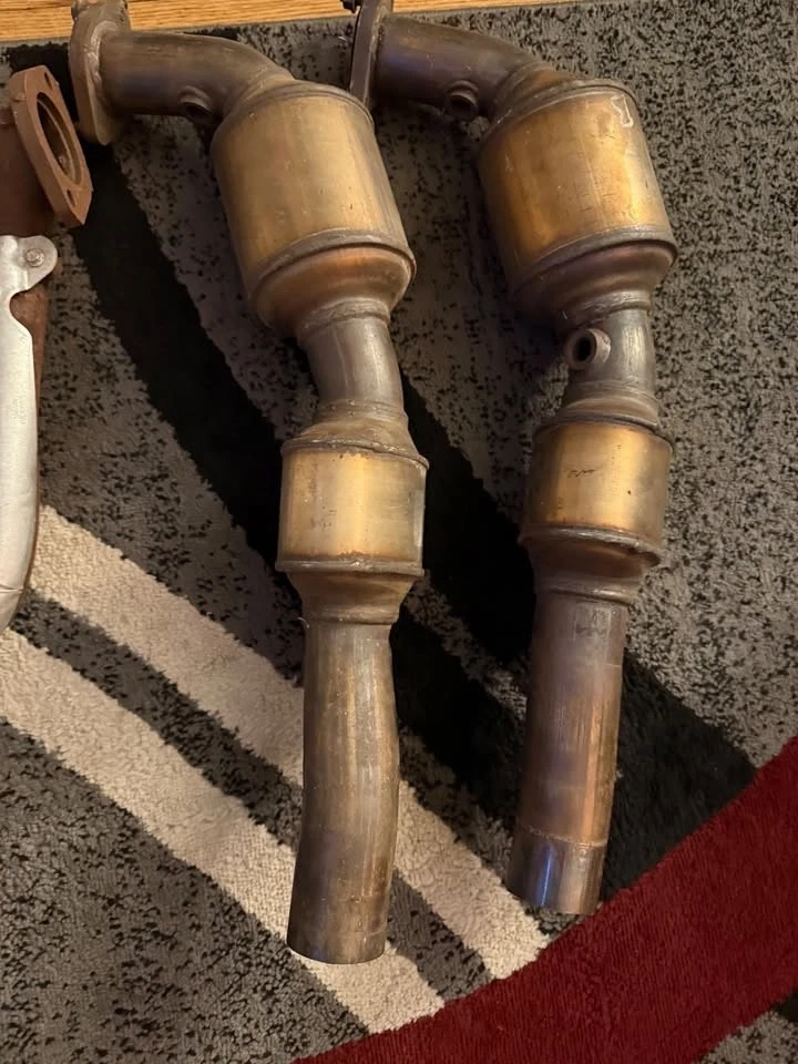 Convertidor catalítico Camaro OEM y colector para Chevrolet Camaro 6,2 L 2010-2015 Foto 3 de 4