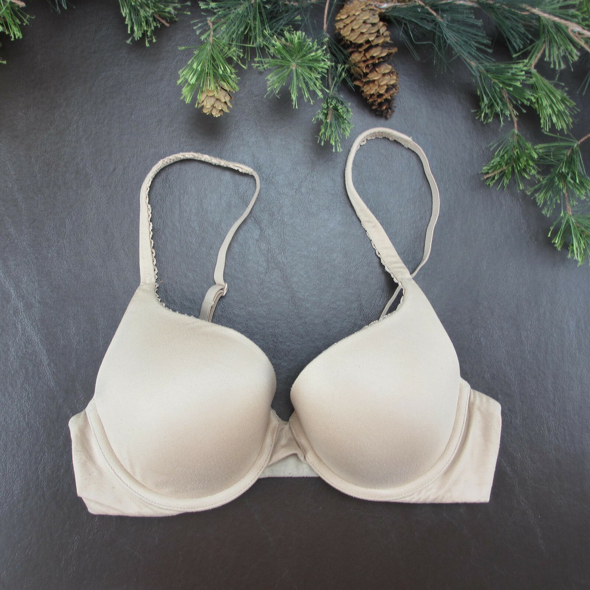 Victoria's Secret Bra 32C Beige Padded Underwire Adjustable Clasp