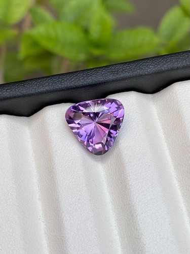 9.00ct Natural Amethyst beautiful Trillion shapa Cut Loose Gemstones - Picture 3 of 5