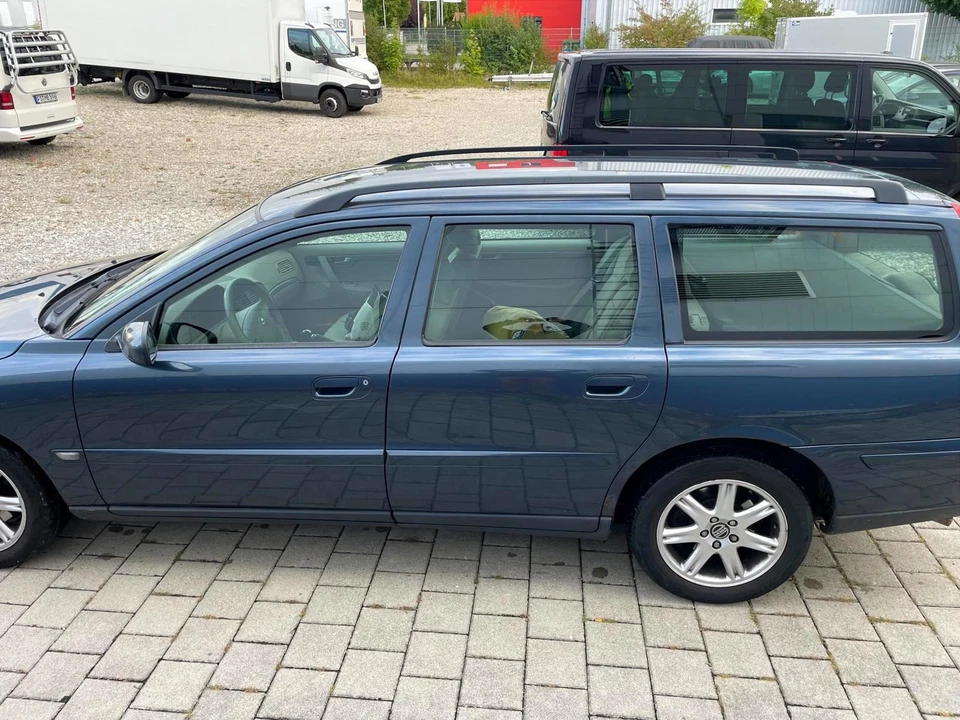Volvo V70 II (P26) Bi-Fuel Benzin/CNG Erdgas - Kombi - 2.4l, Winterauto - Bild 3 von 4
