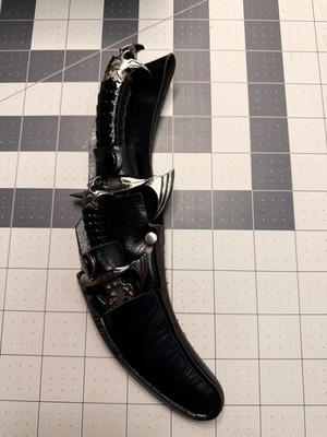 Fantasy Dagger Set - 2 Piece Ornate Dragon Claw Knives with Dual Sheath