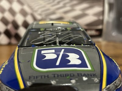 NASCAR Lionel ARC 2017 Ricky Stenhouse Jr. SIGNED-Raw Talladega Win 1/24 Diecast