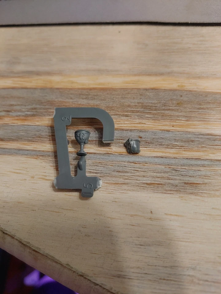 Warhammer 40K Marines Espaciales Ángeles Sangrientos SANGUINARY PRIEST Broca Cáliz de Sangre Foto 4 de 4