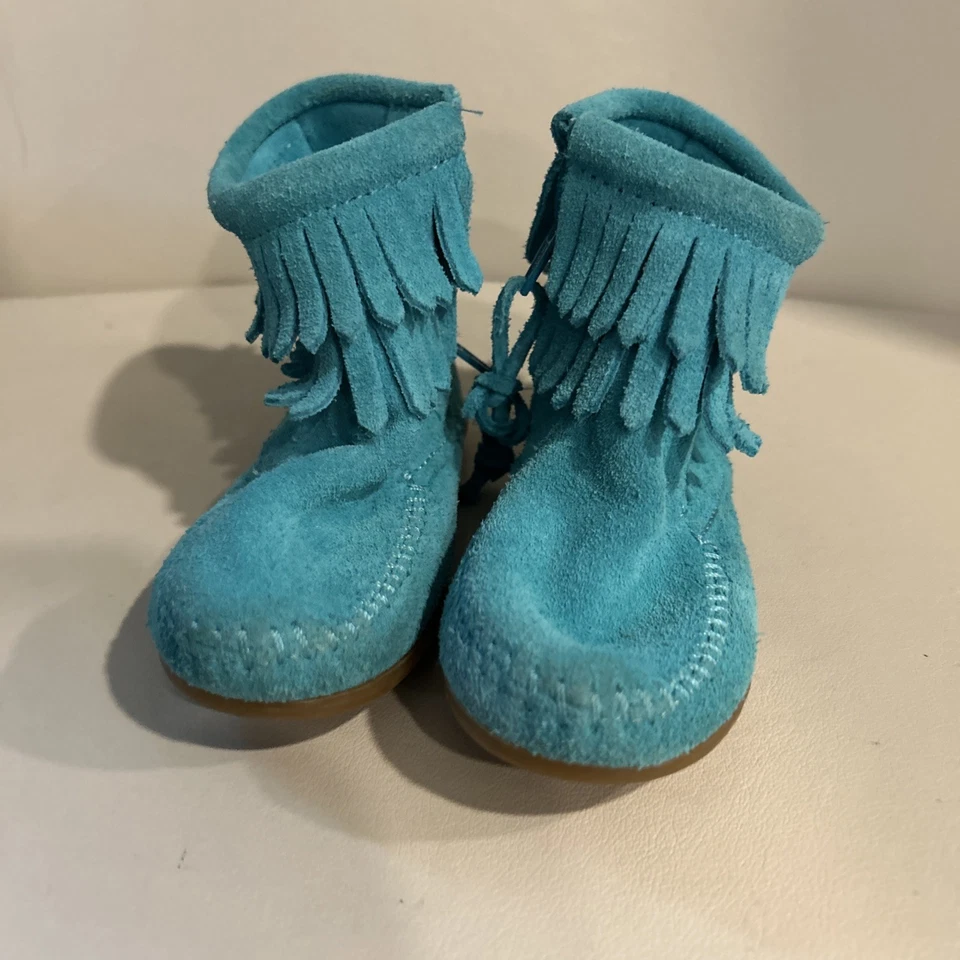 Mocasines con flecos Minnetonka verde azulado gamuza niñas pequeñas talla 7 Foto 3 de 4