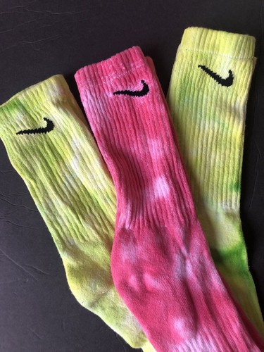 New Nike Hand-Dyed Tie Dye Socks Sz. L Large Red Green You Choose - Picture 2 of 3